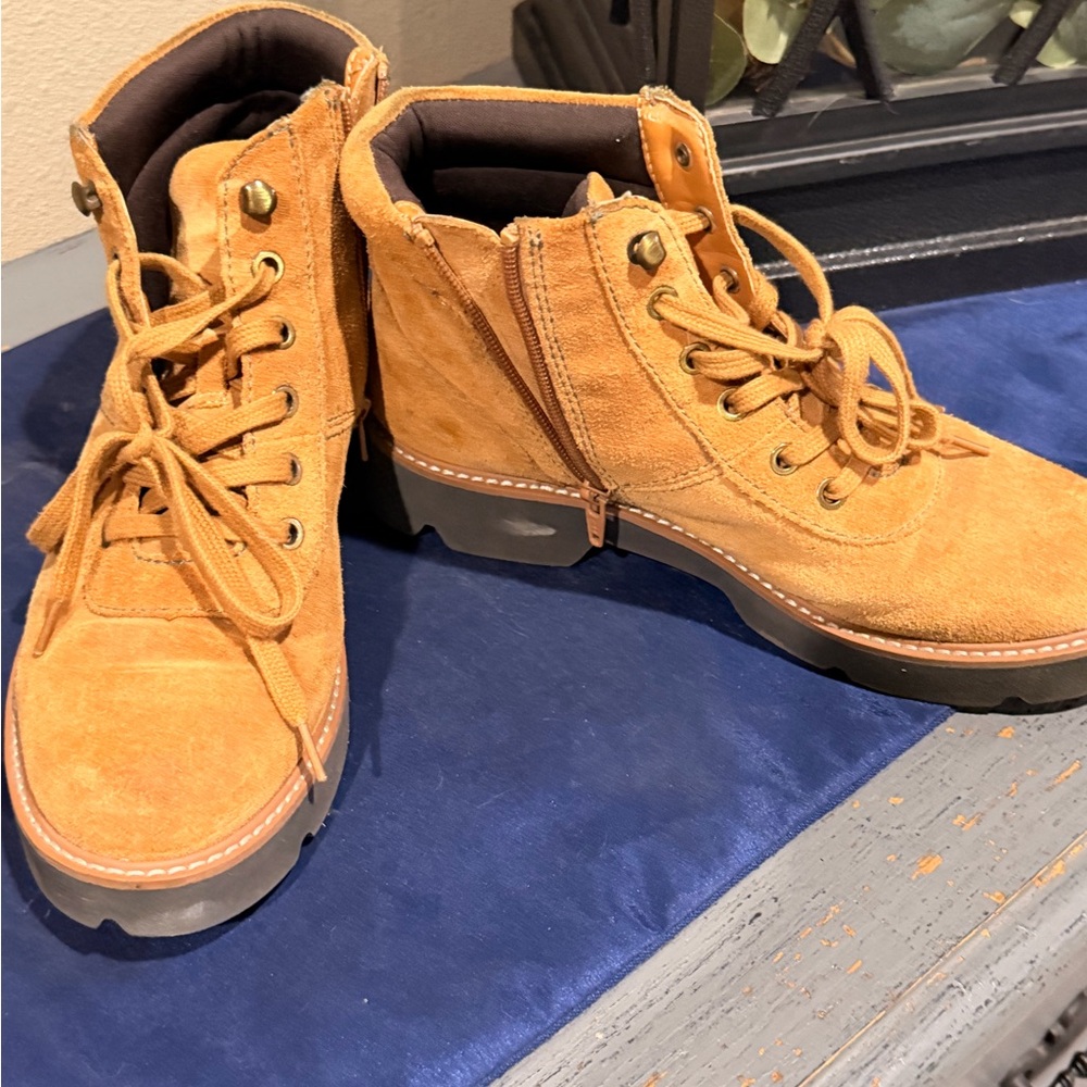 Naturalizer Brown Lace-Up Boots